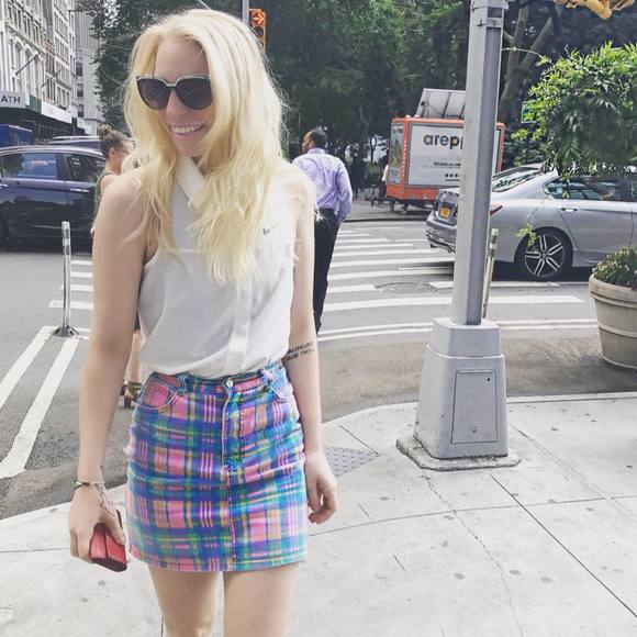 Meet your Posher, Caitlin - Picture 1 of 1